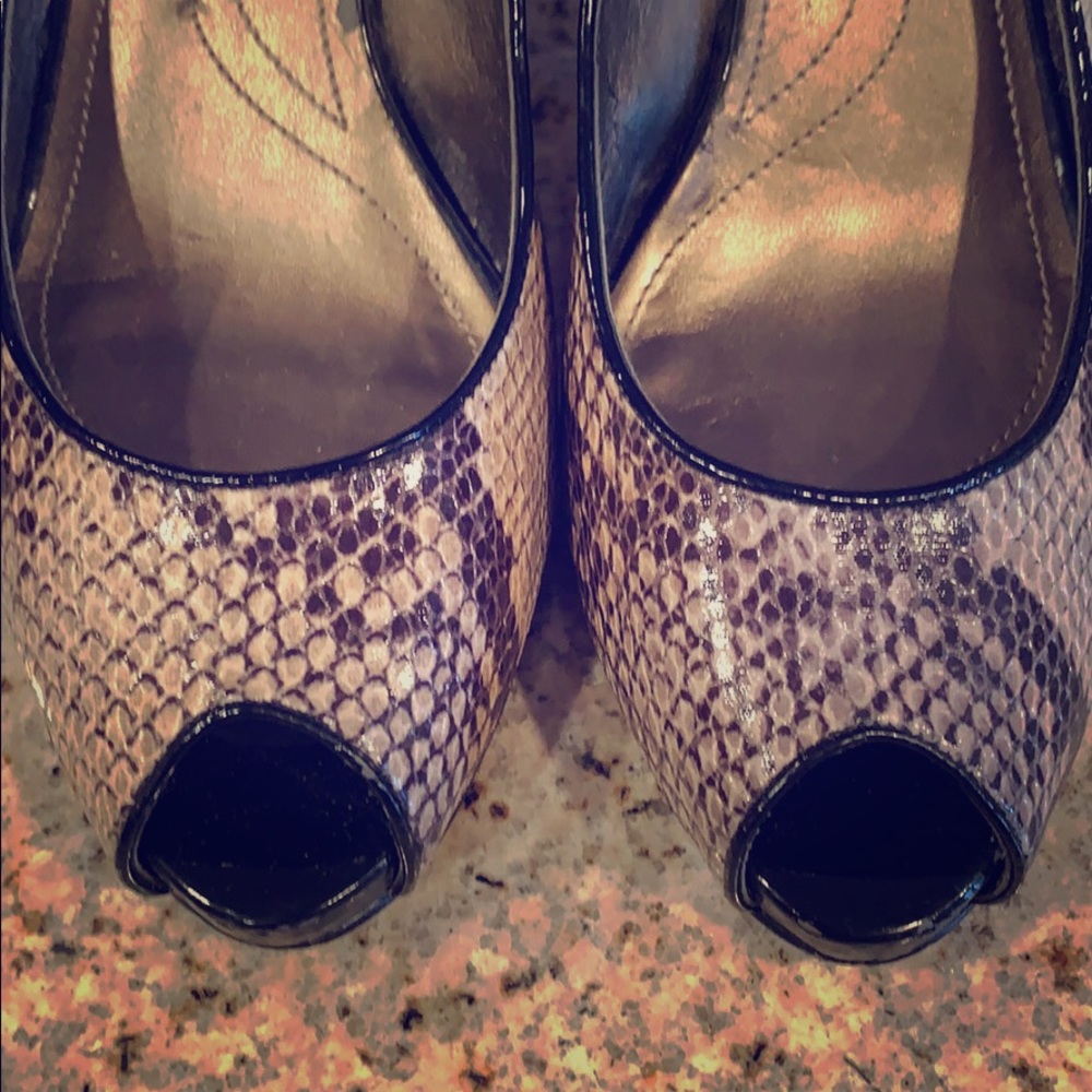 “Snakeskin” Tahari Peep toe pumps